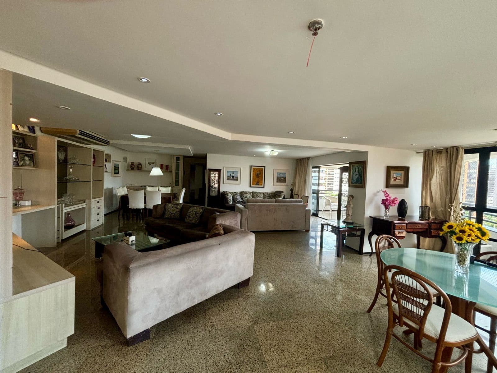 Apartamento amplo de 4 suítes no Edifício Glauco Lobo — foto 3