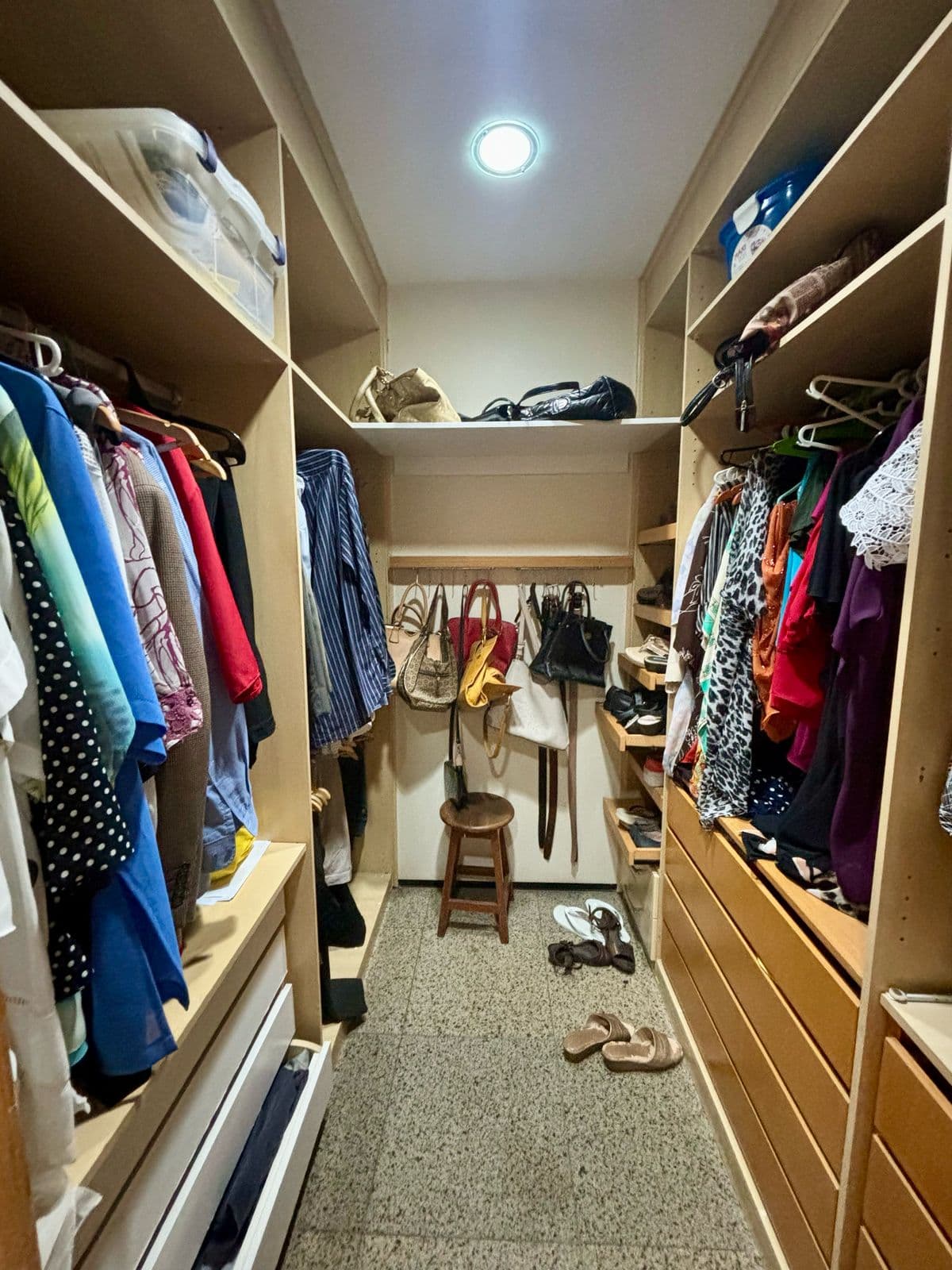 Apartamento amplo de 4 suítes no Edifício Glauco Lobo — foto 17