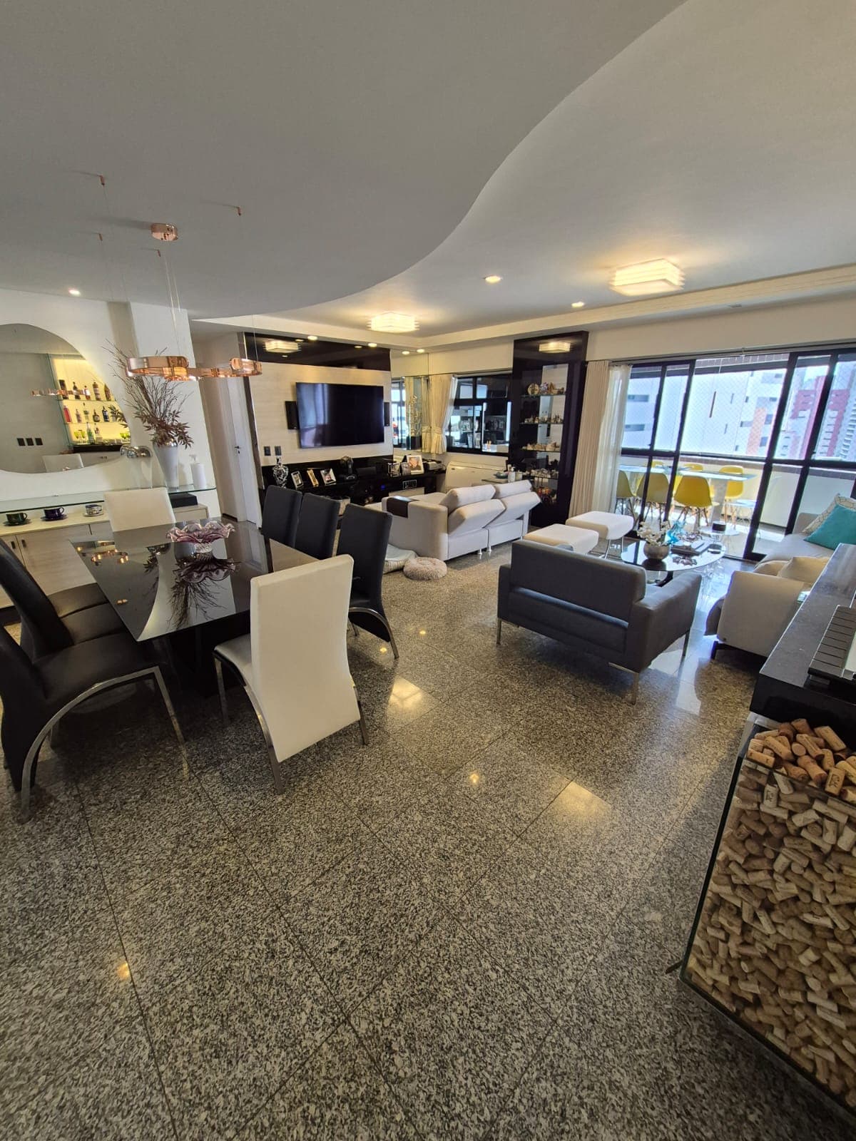Apartamento de 2 suítes totalmente projetado no Palazzo Florentino — foto 2